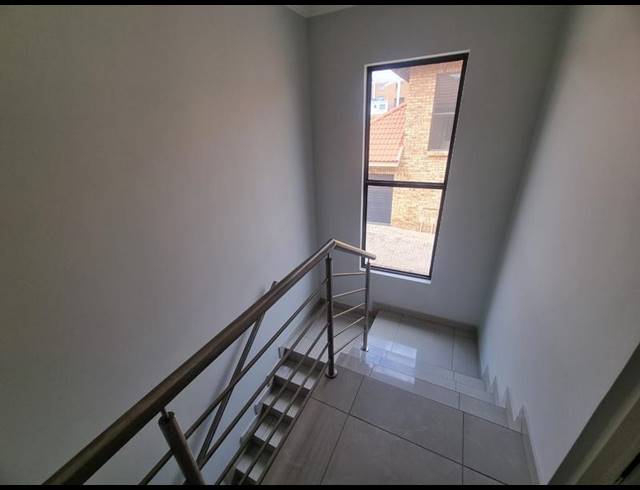 3 BEDROOM TOWNHOUSE FOR SALE IN ELANDSHAVEN